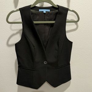 NWOT- Antonio Milani dress vest. Size 2.